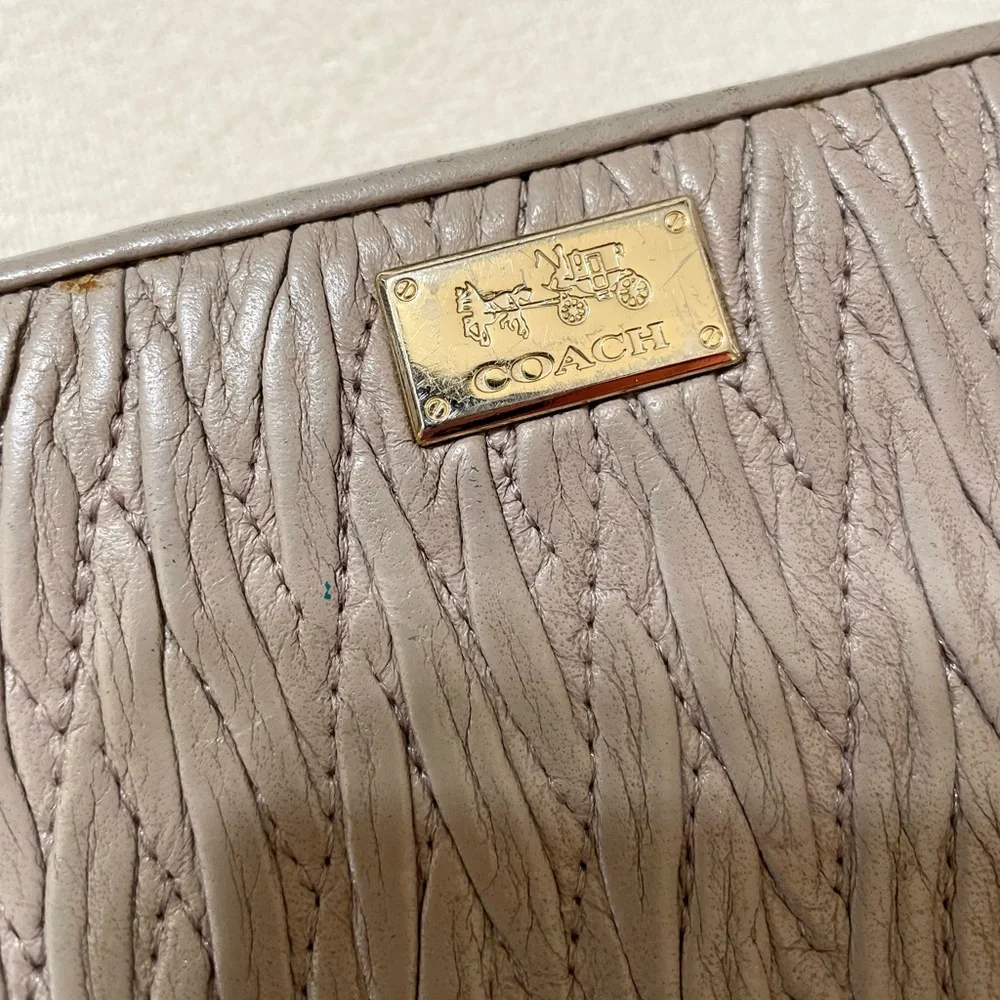 Vintage Coach Madison Gray Gathered Twist Leather Wallet Accordion Zip Around
